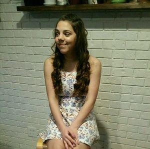 Meet your Posher, Ayla